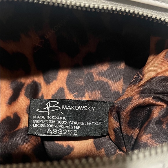 B. Makowsky White Hobo Shoulder Bag Silver Hardware - Picture 9 of 11